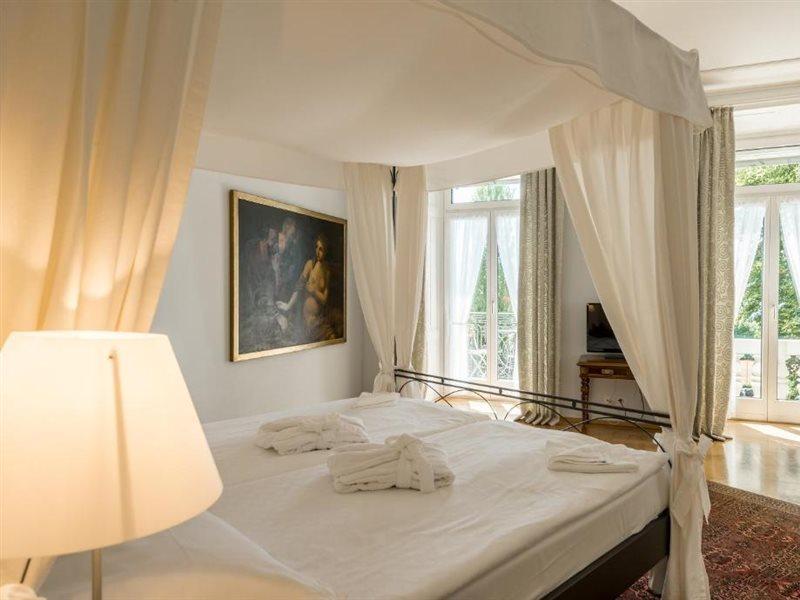Hotel Grand Europe 4*