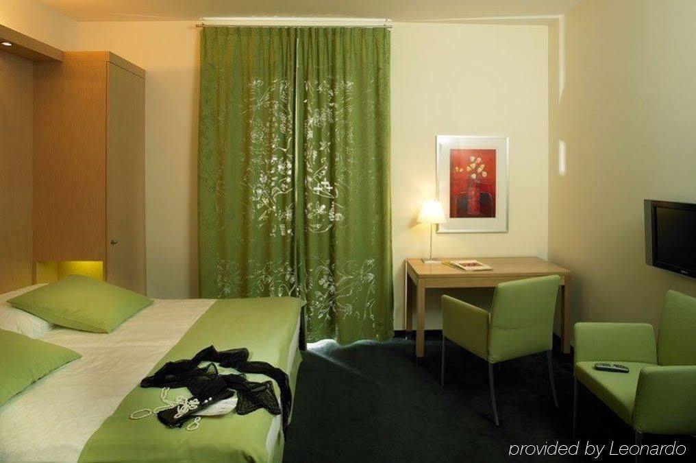 Hotel Grand Europe 4*